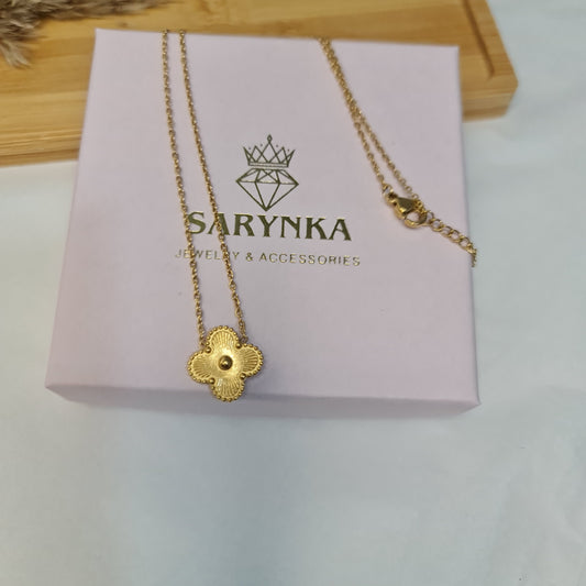 TERRA || Clover pendant necklace