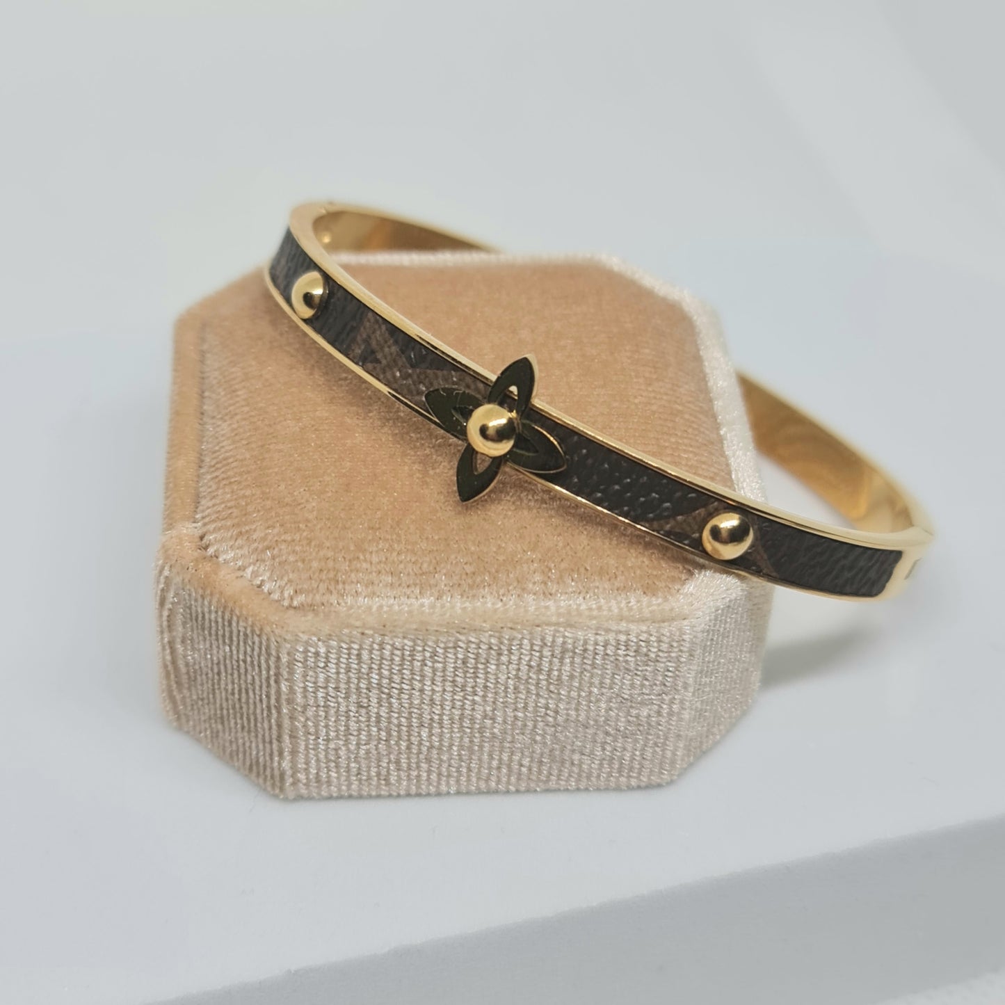 ORELIA || LV Bracelet