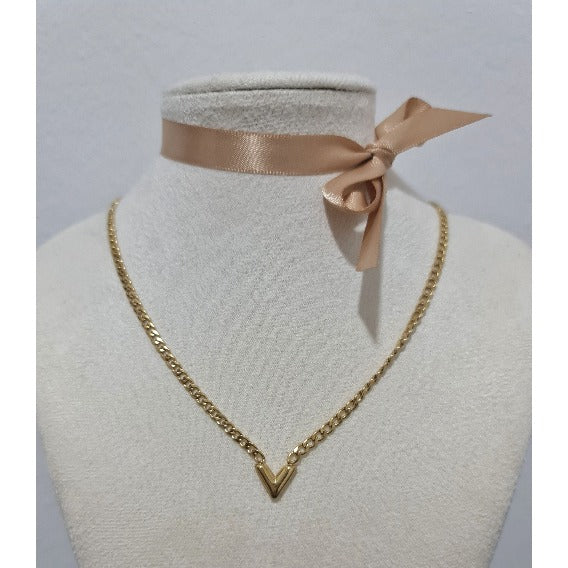 IVY || V Necklace