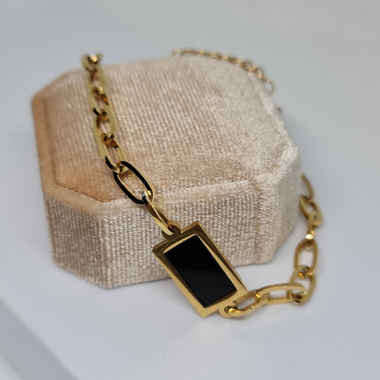 BINA || Black box bracelet