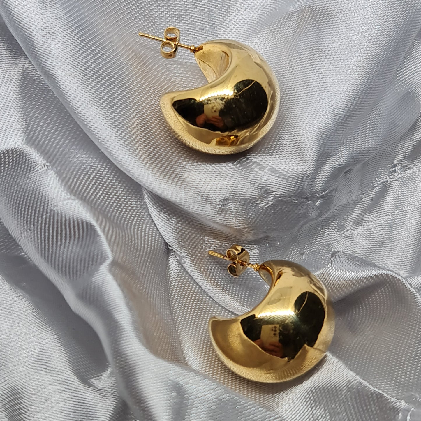 EMERY || Moon bold earrings