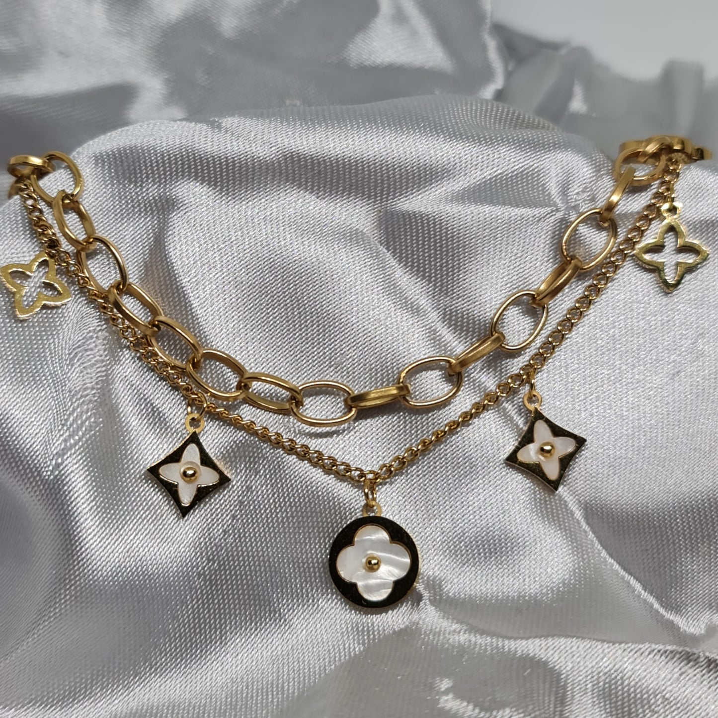 SERENA || White clover bracelet