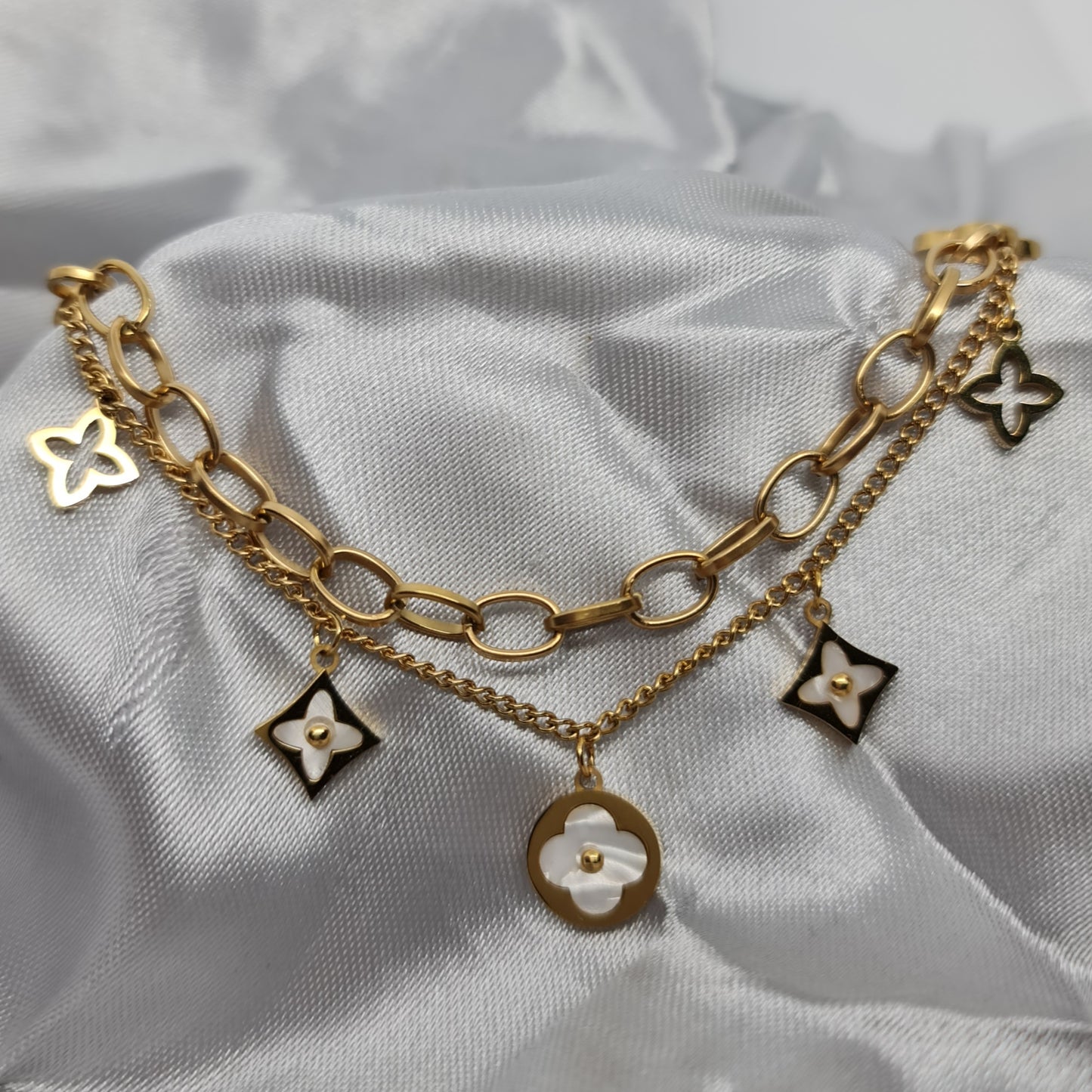 SERENA || White clover bracelet