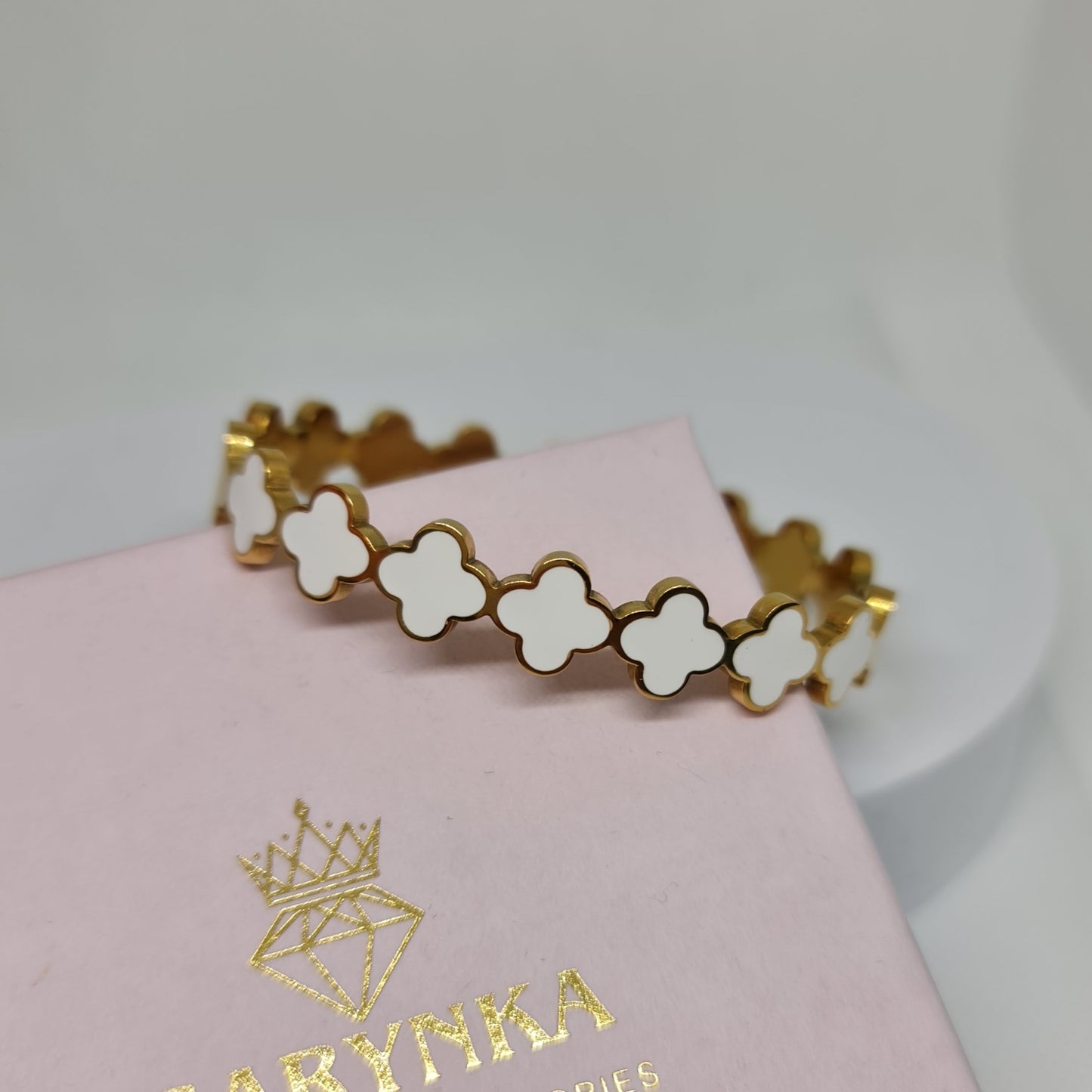 KATIV || White clover bracelet