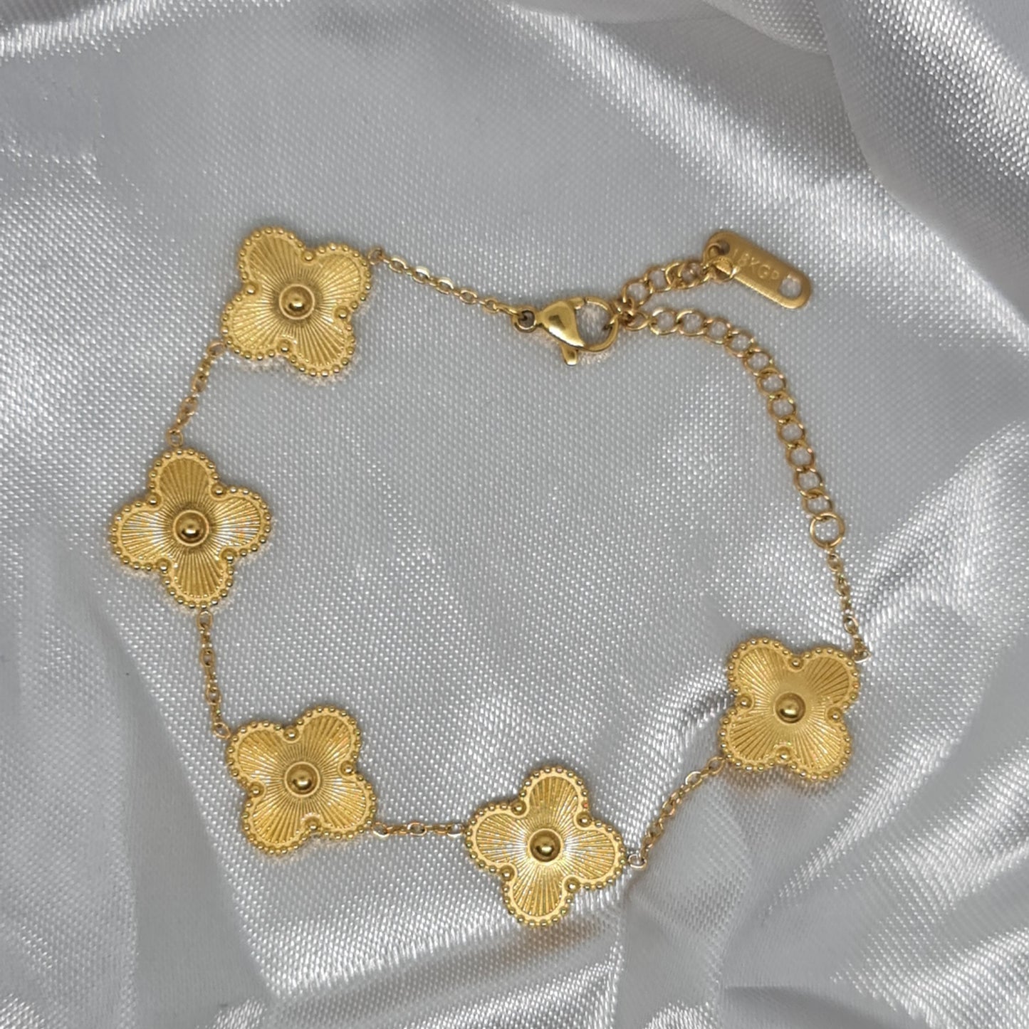 TRACI || Golden clover bracelet