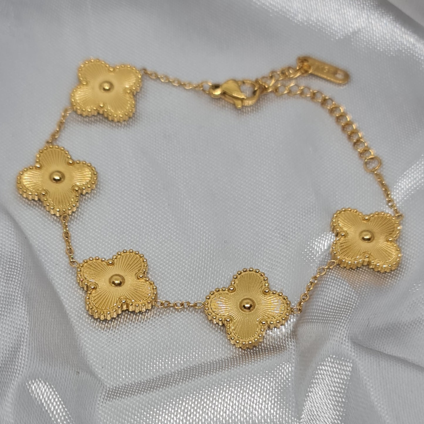 TRACI || Golden clover bracelet