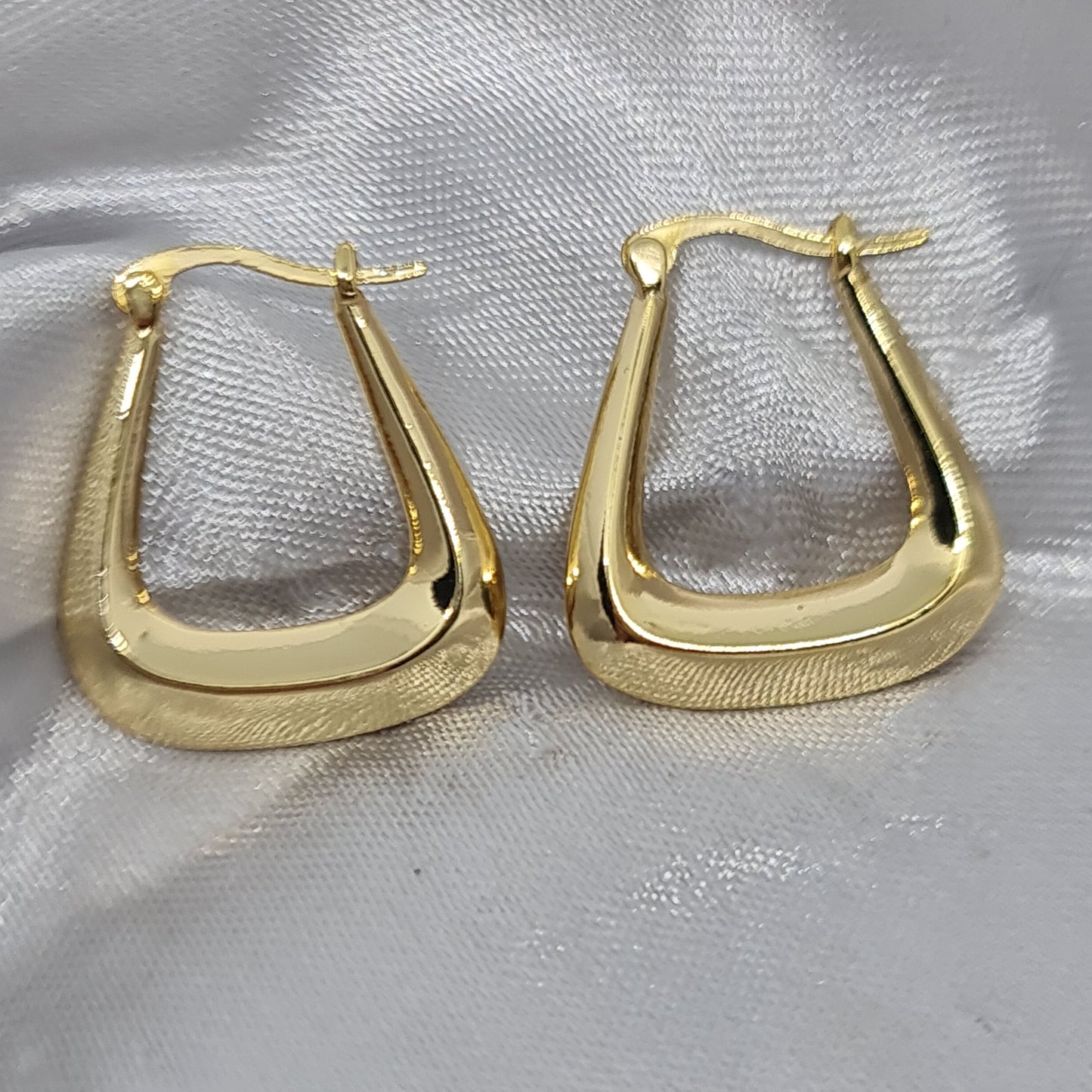 ZINA || Stirrup Earrings