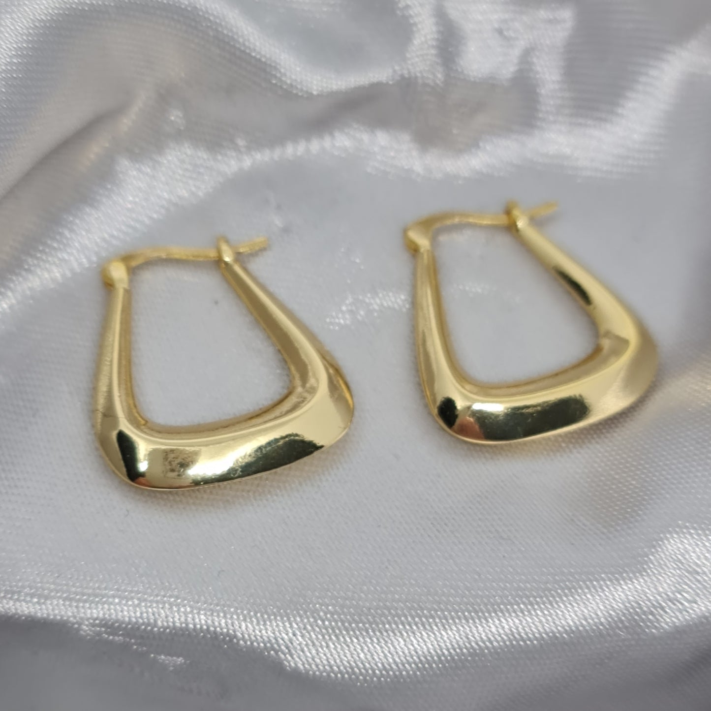 ZINA || Stirrup Earrings